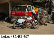 Motorbike, scooter, traditional two wheels transport in Asia. Стоковое фото, фотограф Aleksejs Bergmanis / Фотобанк Лори