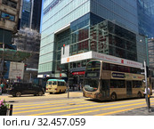 ISquare shopping centre in Hong Kong (2019 год). Редакционное фото, фотограф Александр Подшивалов / Фотобанк Лори