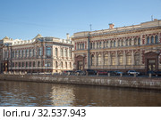 Здания ссудной казны и государственных сберегательных касс на набережной р.Фонтанки, д.74-78, построены в 1900г, Санкт-Петербург (2019 год). Стоковое фото, фотограф Юлия Бабкина / Фотобанк Лори