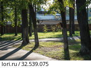 Парковые тротуары в Глуховском парке города Ногинск Богородского городского округа (2019 год). Стоковое фото, фотограф Кузин Алексей / Фотобанк Лори