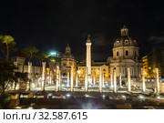 View of the Trajan forum with the Church of Santa Maria di Loreto and column Trajan at night, Rome, Italy (2017 год). Стоковое фото, фотограф Наталья Волкова / Фотобанк Лори