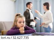 Brunette woman and man arguing with each other. Стоковое фото, фотограф Яков Филимонов / Фотобанк Лори