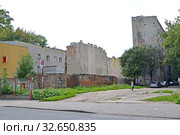 Пустырь на территории района довоенной застройки. Лодзь, Польша (2014 год). Редакционное фото, фотограф Ирина Борсученко / Фотобанк Лори
