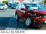 car crash accident on street. damaged automobiles. Стоковое фото, фотограф Дмитрий Калиновский / Фотобанк Лори