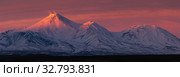 Winter panorama landscape of volcanoes of Kamchatka Peninsula at sunset. Стоковое фото, фотограф А. А. Пирагис / Фотобанк Лори