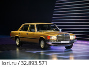 Mercedes-Benz 450SEL (2013 год). Редакционное фото, фотограф Art Konovalov / Фотобанк Лори