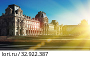 Panorama of Louvre Palace courtyard with pyramid (2018 год). Стоковое фото, фотограф Яков Филимонов / Фотобанк Лори