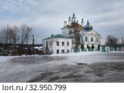 Лежнево, вид нацерковь Живоночальной Троицы (2020 год). Редакционное фото, фотограф Дмитрий Неумоин / Фотобанк Лори