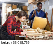 Restorers working with wooden furniture. Стоковое фото, фотограф Яков Филимонов / Фотобанк Лори