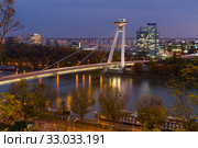 Illuminated bridge SNP over Danube (2017 год). Стоковое фото, фотограф Яков Филимонов / Фотобанк Лори