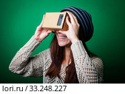 Cardboard virtual reality. Стоковое фото, фотограф Mihai Barbu / PantherMedia / Фотобанк Лори