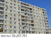 Двенадцатиэтажный двухподъездный панельный жилой дом (типовая серия 1605-АМ (модификация 1605АМ/12Ю), 1980 года постройки. Улица Милашенкова, 10а. Бутырский район. Город Москва (2015 год). Редакционное фото, фотограф lana1501 / Фотобанк Лори