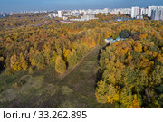 Москва, Южное Тушино, парк и усадьба "Братцево", вид сверху (2019 год). Редакционное фото, фотограф glokaya_kuzdra / Фотобанк Лори