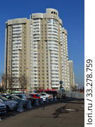 Двадцатипятиэтажный трехподъездный монолитный жилой дом, 2008 года постройки. Жилой комплекс «Воронцовский посад». Улица Яблочкова, 16. Бутырский район. Город Москва (2015 год). Редакционное фото, фотограф lana1501 / Фотобанк Лори
