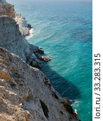 The abrupt seacoast at the Petra tou Romiou viewpoint. Kouklia. Cyprus (2018 год). Стоковое фото, фотограф Сергей Пристяжнюк (Serg Zastavkin) / Фотобанк Лори