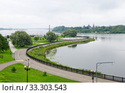 Летний вид на Стрелку - место слияния рек Волга и Которосль в Ярославле. Золотое кольцо России (2019 год). Стоковое фото, фотограф Елена Коромыслова / Фотобанк Лори