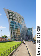 Бизнес-центр "Легион-III" (бывший "Китеж") в Москве, Россия (2017 год). Редакционное фото, фотограф Елена Коромыслова / Фотобанк Лори