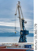 Harbor portal crane and many containers for shipping sea storage at terminal in sea port on coast of Pacific Ocean (2019 год). Редакционное фото, фотограф А. А. Пирагис / Фотобанк Лори
