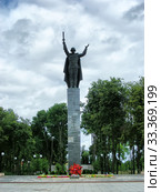 Памятник воинам, погибшим в Великую Отечественную войну. Город Можайск. Можайский район. Московская область (2009 год). Редакционное фото, фотограф lana1501 / Фотобанк Лори