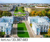 Исторический центр петербурга. Шпалерная улица. Двухэтажные корпуса келий и других помещений Воскресенского Смольного Новодевичего монастыря. Вид сверху. Санкт-Петербург (2010 год). Редакционное фото, фотограф Сергей Афанасьев / Фотобанк Лори