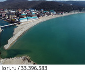 Краснодарский край, Туапсинский район,курортный посёлок Новомихайловский, городской пляж (2020 год). Редакционное фото, фотограф glokaya_kuzdra / Фотобанк Лори
