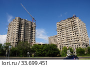 Город Москва. Незавершенное строительство многофункционального жилого комплекса «Академ Палас» по адресу:  пр-т Вернадского, вл. 78 (2016 год). Редакционное фото, фотограф Вера Смолянинова / Фотобанк Лори