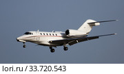 Private light jet during landing. Стоковое фото, фотограф Яков Филимонов / Фотобанк Лори