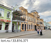 Проспект Мира, дом 19, отель «Империал» (№ 1530278000). Построен в 1886 году. Владикавказ, Республика Северная Осетия — Алания (2019 год). Редакционное фото, фотограф Овчинникова Ирина / Фотобанк Лори