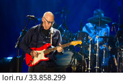 Mark Knopfler performing at Barcelona (2019 год). Редакционное фото, фотограф Яков Филимонов / Фотобанк Лори