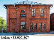 Barnaul, Russia - September, 22, 2019: Altai State Museum of Local Lore. Military historical department. Veterans Square. Редакционное фото, фотограф Вадим Орлов / Фотобанк Лори