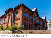 Barnaul, Russia - September, 22, 2019: Altai State Museum of Local Lore. Military historical department. Veterans Square. Редакционное фото, фотограф Вадим Орлов / Фотобанк Лори