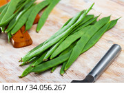 Green helda bean pods. Стоковое фото, фотограф Яков Филимонов / Фотобанк Лори