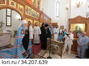 Митрополит Ювеналий произносит речь в день Великого освящения Воскресенского храма поселка Быково Раменского района (2020 год). Редакционное фото, фотограф Дмитрий Неумоин / Фотобанк Лори
