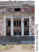 Балашиха, разрушенная баня на улице Флёрова (2019 год). Редакционное фото, фотограф Дмитрий Неумоин / Фотобанк Лори