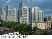Москва, 1й Нагатинский проезд, жилой комплекс "Скай Форт" (2020 год). Редакционное фото, фотограф glokaya_kuzdra / Фотобанк Лори