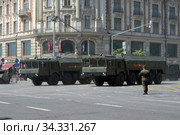 Оперативно-тактические ракетные комплексы 9К720 "Искандер-М" на Тверской улице Москвы во время генеральной репетиции парада, посвящённого 75-летию Победы в Великой Отечественной войне (2020 год). Редакционное фото, фотограф Free Wind / Фотобанк Лори