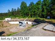 130-мм/50 корабельная палубная артиллерийская установка образца 1935 года (Б-13) в орудийном дворике. Форт «Красная Горка». Посёлок Форт Красная Горка, Ломоносовский район, Ленинградская область (2020 год). Редакционное фото, фотограф Сергей Афанасьев / Фотобанк Лори