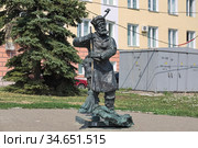 Саранск. Скульптура «Дворник». Скульптор Г. Н. Филатов (2010 год). Редакционное фото, фотограф Михаил Марковский / Фотобанк Лори