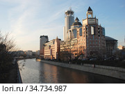 Московский международный Дом музыки (ММДМ). Космодамианская набережная, 52, строение 8. Район Замоскворечье. Город Москва. Россия (2009 год). Редакционное фото, фотограф lana1501 / Фотобанк Лори