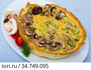 Delicious french kish cooked with cheese and mushrooms. Стоковое фото, фотограф Яков Филимонов / Фотобанк Лори