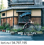 The cart of pulled rickshaw (ricksha) in Kyoto. Japan (2007 год). Стоковое фото, фотограф Сергей Пристяжнюк (Serg Zastavkin) / Фотобанк Лори