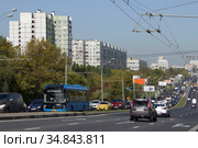 Алтуфьевское шоссе на въезде в район Владыкино. Москва (2020 год). Редакционное фото, фотограф Елена Орлова / Фотобанк Лори