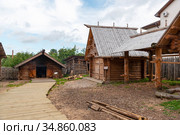 Кузница и солеварня. Музей средневекового рушанина. Старая Русса, Новгородская область (2020 год). Редакционное фото, фотограф Александр Щепин / Фотобанк Лори