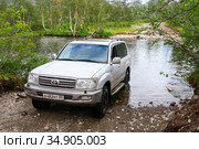 Toyota Land Cruiser J100 (2020 год). Редакционное фото, фотограф Art Konovalov / Фотобанк Лори