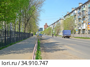 Вид на улицу Куйбышева с жилой застройкой 1960-х годов. Рыбинск, Ярославская область (2018 год). Редакционное фото, фотограф Ирина Борсученко / Фотобанк Лори
