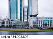 Здание "Сбербанка". Вход в отделение банка (2020 год). Редакционное фото, фотограф Victoria Demidova / Фотобанк Лори