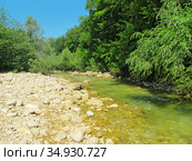 Река Курджипс. Гуамское ущелье, Адыгея (2020 год). Редакционное фото, фотограф Мария Кылосова / Фотобанк Лори