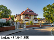 Бывшая вилла Карла Шмидта (младшего), постройка 1909г., район Амалиенау в Калининграде. (2020 год). Стоковое фото, фотограф Геннадий Соловьев / Фотобанк Лори