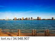 Windsor Ontario Canada from Detroit embarkment USA (2018 год). Стоковое фото, фотограф Сергей Новиков / Фотобанк Лори