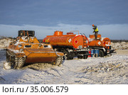 Нефтегазовое месторождение. Вырубка леса. База вахтовиков. Gas field. Deforestation. Base of shift workers. Стоковое фото, фотограф Евгений Романов / Фотобанк Лори